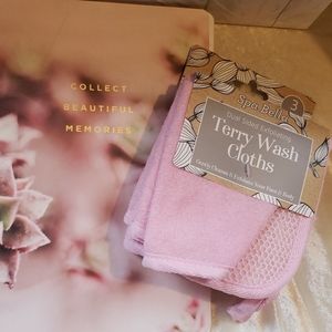 ♥️ NWT Set of 3 exfoliating wash cloths
